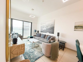 Tastefully Decorated 1 BR in JVC